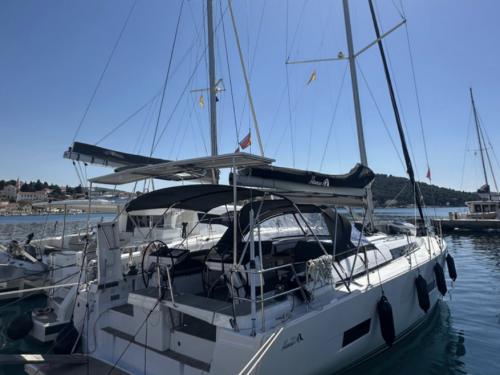 Sailing yacht Hanse 460 for charter in Pula