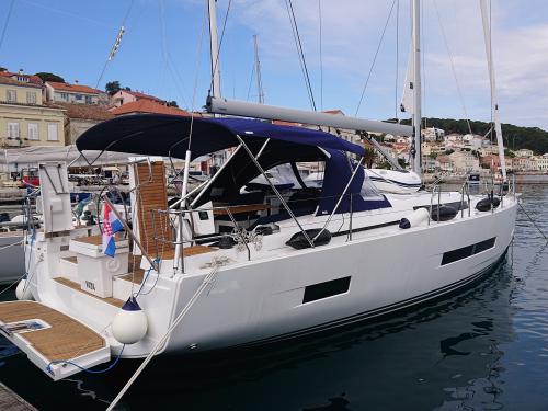 Yacht Hanse 460 chartern in Medulin