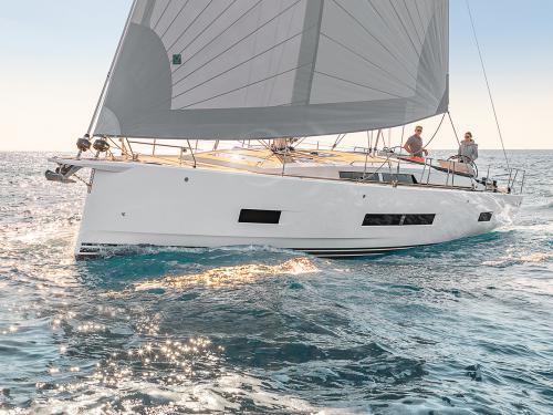 Sailing yacht Hanse 460 for hire in Sukosan Bibinje