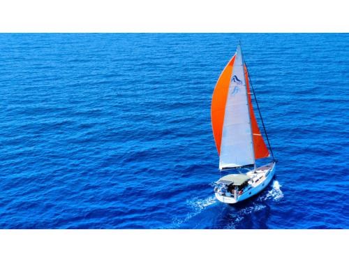 Sailing yacht Hanse 508 for rent in Volos