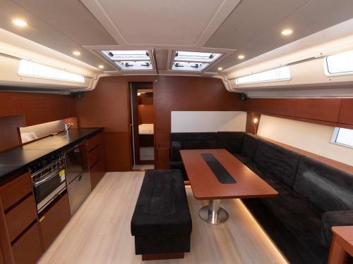 Yacht Hanse 508 Yachtcharter in Lavrio