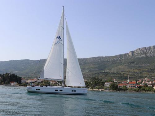 Segelyacht Hanse 548 chartern in Marina Kastela