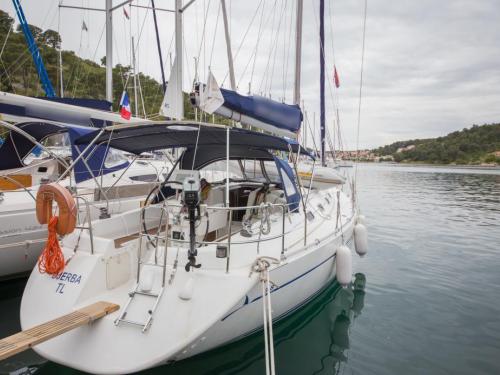 Yacht Harmony 38 Yachtcharter in Zaton