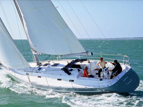 Yacht Harmony 42 for rent in Karaca