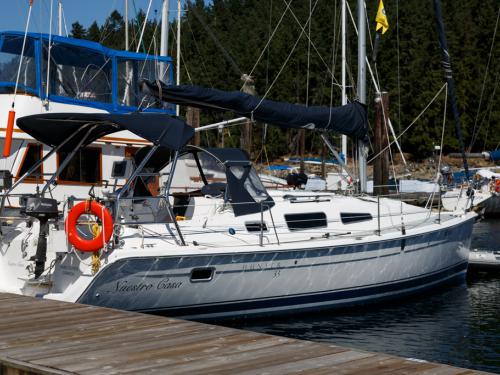 Sailboat Hunter 33 for rent in Nanaimo Harbour