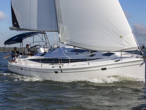 Sailing yacht Hunter 40 for rent in Saint Petersburg