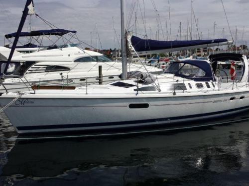 Sailing yacht Hunter 41 available for charter in Cape Coral