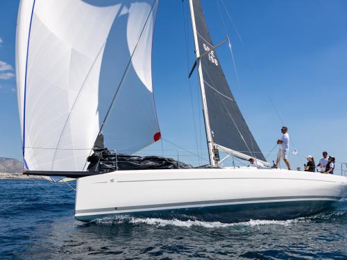Segelyacht Italia 11.98 chartern in Kallithea