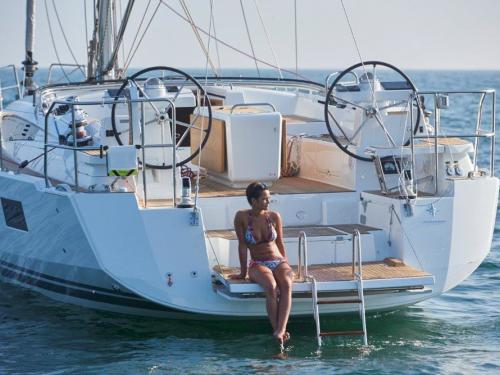 Sailing boat Jeanneau 51 for hire in Newport