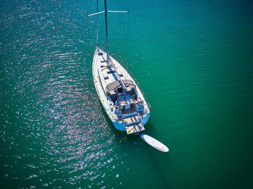 Yacht Jeanneau 51 available for charter in Preveza