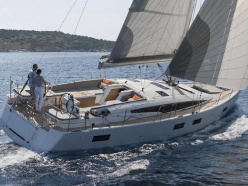 Yacht Jeanneau 54 for hire in Marina Mallorca Nautica