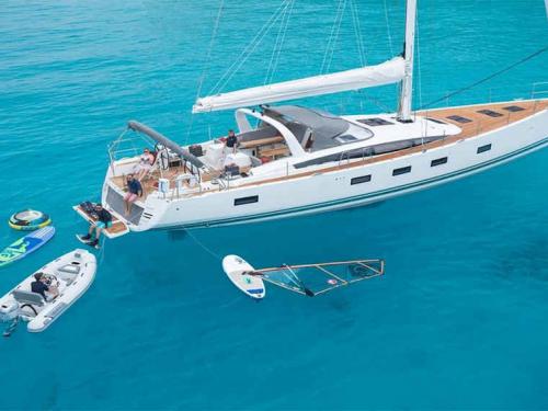 Yacht Jeanneau 64 chartern in Rogoznica