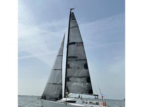 Sailing yacht JPK 1010 for hire in La Rochelle