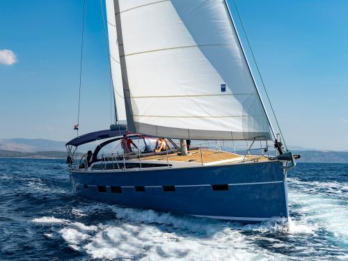 Sailing boat Kufner 50 for hire in Naples