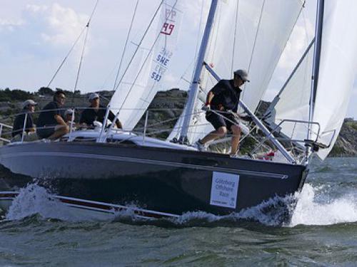 Yacht Maxi 1060 - Sailboat Charter Gothenburg