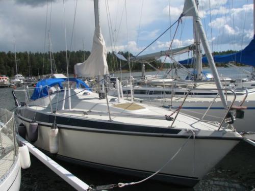 Sailing boat Maxi 84 for rent in Svinninge