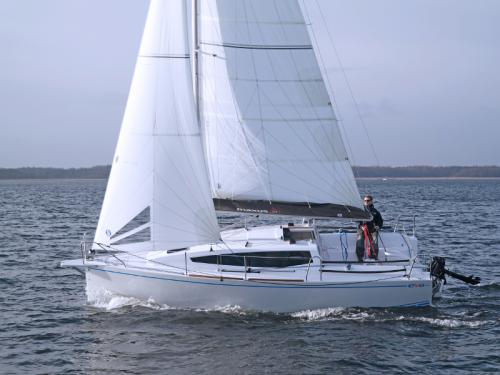 Sailing yacht Maxus 26 available for charter in Wilkasy