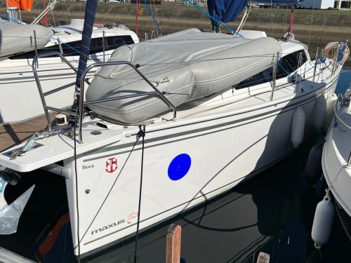 Sailing boat Maxus 26 available for charter in Arzon