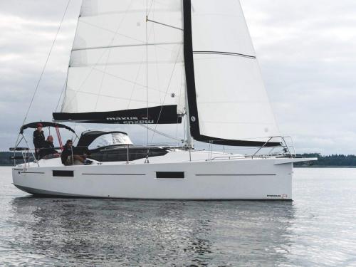 Sailing boat Maxus 34 for rent in Wegorapa