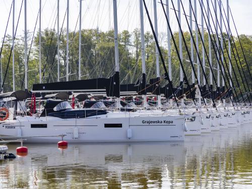 Segelyacht Maxus 34 chartern in Wegorapa