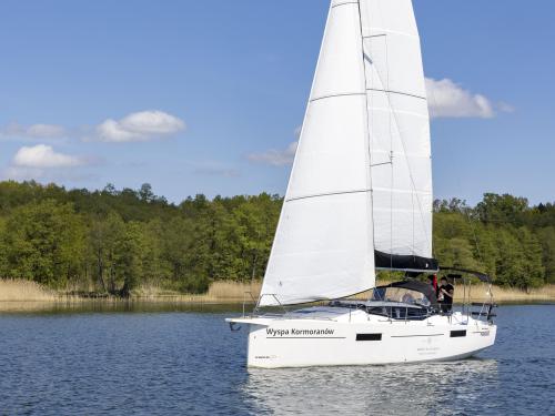 Sailing yacht Maxus 34 for rent in Wegorapa