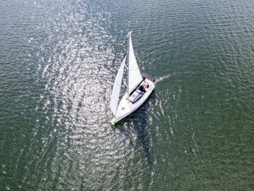 Sailing yacht Maxus 34 for hire in Wegorapa