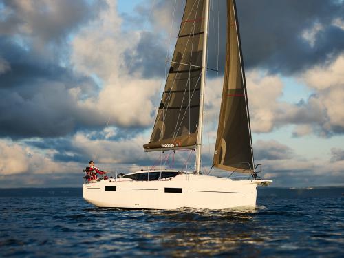 Yacht Maxus 35 for charter in Messina