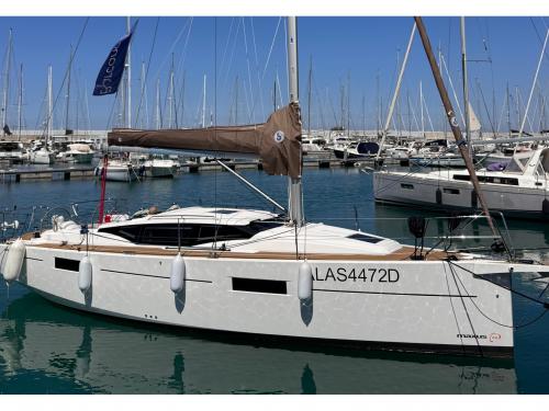 Yacht Maxus 35 for charter in Messina
