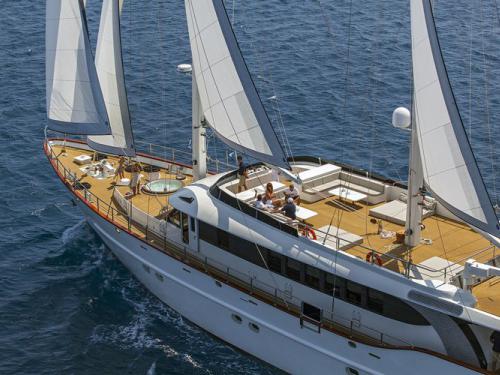 122ft Luxury Yacht for charter in Split (Croatia)