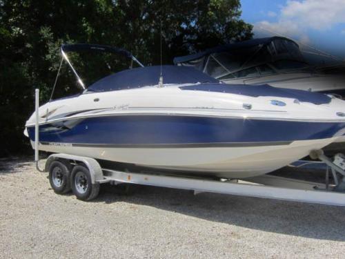 Motorboat Monterey 248 LS for charter in Traverse City