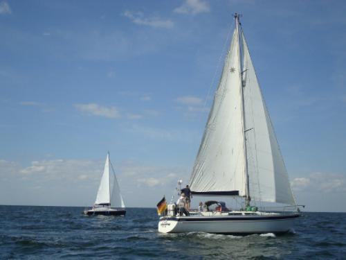 Yacht Moody 41 - Sailboat Charter Kroeslin