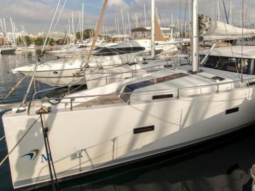 Sailing yacht Moody 45 DS for rent in Alimos Marina Kalamaki