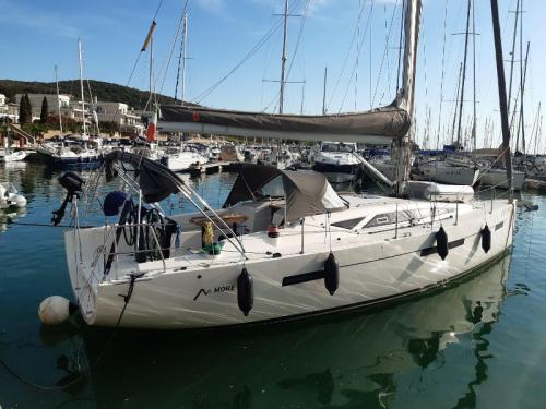 Sailboat More 40 for rent in Puntone