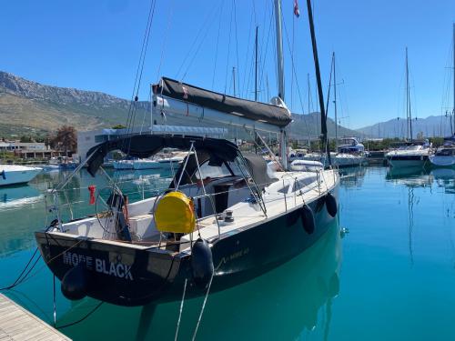 Segelboot More 40 chartern in Kastel Gomilica