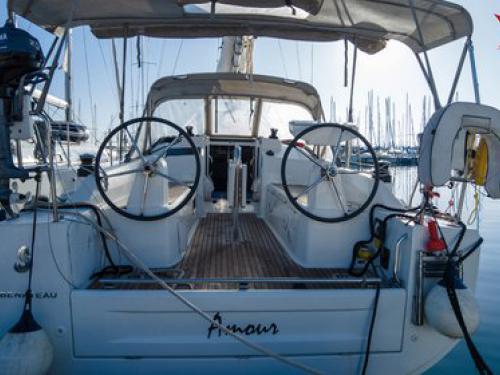 Segelboot Oceanis 30.1 chartern in Marina Bandol lsland