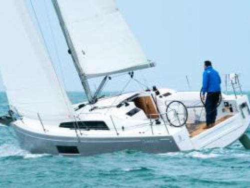 Segelyacht Oceanis 30.1 Yachtcharter in Marseille