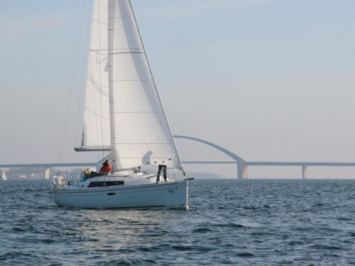 Yacht Oceanis 31 chartern in Heiligenhafen Yachthafen