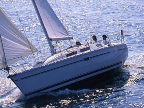 Yacht Oceanis 31 for rent in Port Crouesty