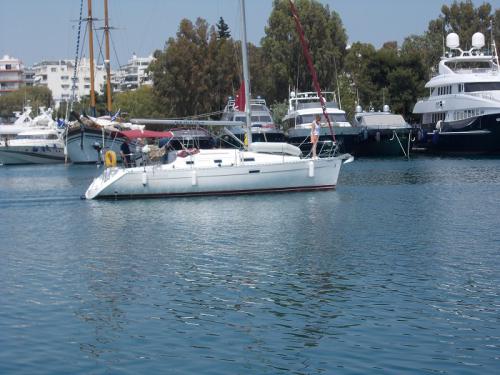 Sailboat Oceanis 311 available for charter in Athens