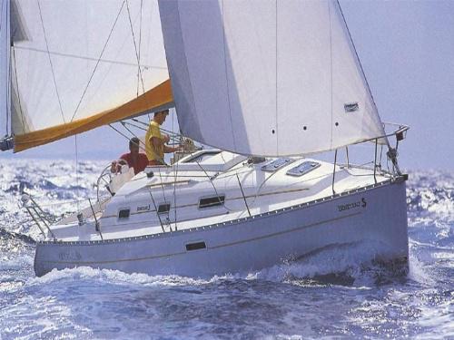 Sailing yacht Oceanis 311 Clipper for hire in Marina Mandalina