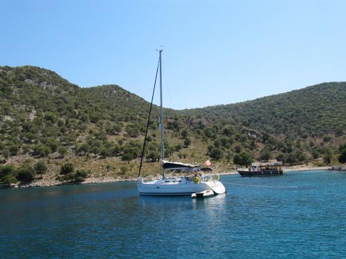 Sailboat Oceanis 323 for rent in Ece Saray Marina