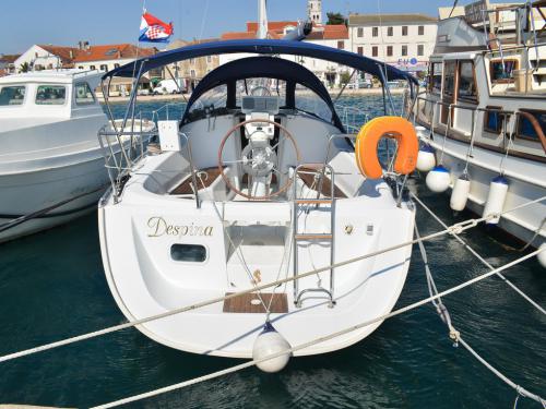 Sailing yacht Oceanis 323 Clipper available for charter in Biograd na Moru