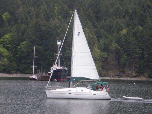Sailing yacht Oceanis 331 Clipper for hire in Nanaimo