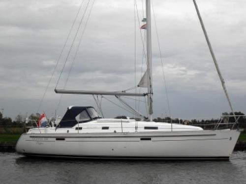 Sailing yacht Oceanis 331 Clipper for rent in Marina Mandalina