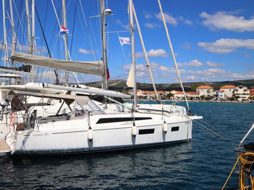Segelyacht Oceanis 34 chartern in Rogoznica Segelyacht Oceanis 34 chartern in Rogoznica