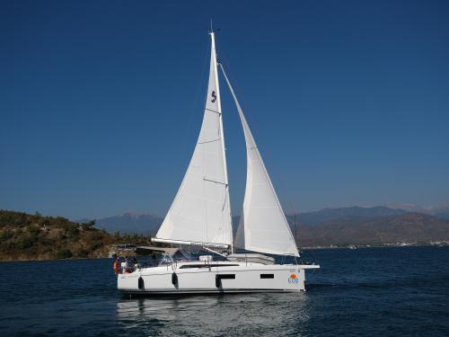 Yacht Oceanis 34 available for charter in Fethiye