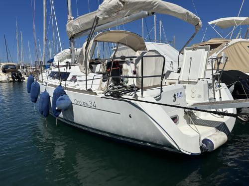 Sailboat Oceanis 34 for charter in Castiglione della Pescaia