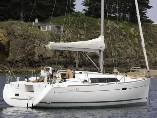Sailboat Oceanis 34 for charter in ACI Marina Vodice