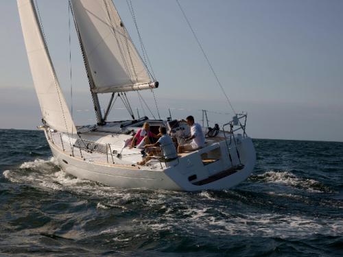 Segelyacht Oceanis 34 chartern in Hafen von Crouesty
