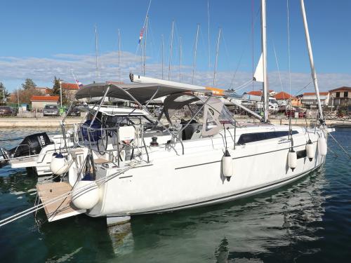 Segelyacht Oceanis 34 chartern in Pirovac